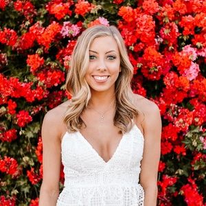 Meet your Posher, Angelie